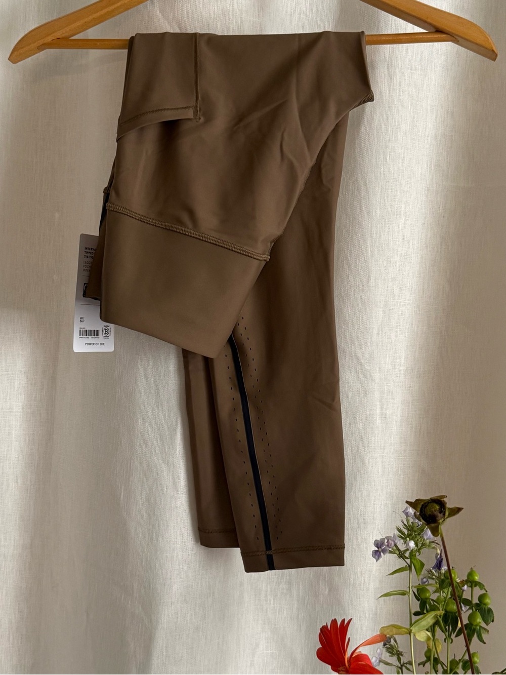 NWT Athleta Interval Stash Tipped Lasercut 7/8 Tight S Brown Black